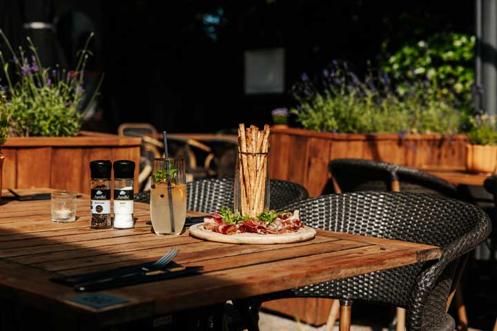 restaurant